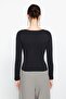 Siyah Pamuklu Esnek Kayık Yaka Fitted/Vücuda Oturan Esnek Örme Bluz TWOAW24BZ00166 - 9