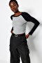 Gri Reglan Kol Ribana Fitted/Vücuda Oturan Crop Örme T-Shirt TWOAW24TS00000 - 2