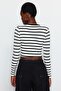 Siyah Çizgili Viskoz Yumuşak Kumaşlı Fitted Crop Esnek Örme Bluz TWOAW24BZ00048 - 9