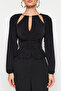 Siyah Pencere/Cut Out Detaylı Aksesuarlı Örme Bluz TPRAW24BZ00053 - 6