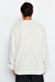 Ekru Oversize Fit Geniş Kalıp Bisiklet Yaka Nakışlı Triko Kazak TMNAW24KZ00032 - 5