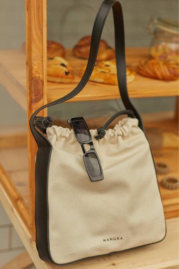 Manuka-Canvas-Tasche mit Kordelzug, Schwarz 1