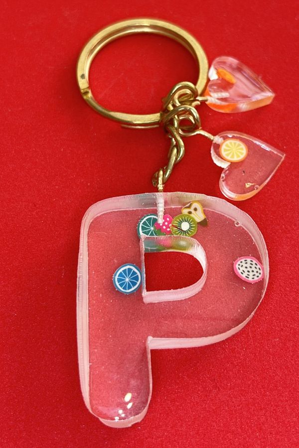 ER STAKI Epoxy Fruit Patterned Letter Keychain Letter P Epoxy keychain Keychain Heart Keychain