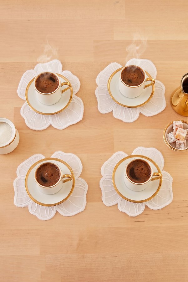 Trendyol Home Set of 4 Flower Shaped Coffee Side Cocktail and Presentation Napkins Tphss26Run00009