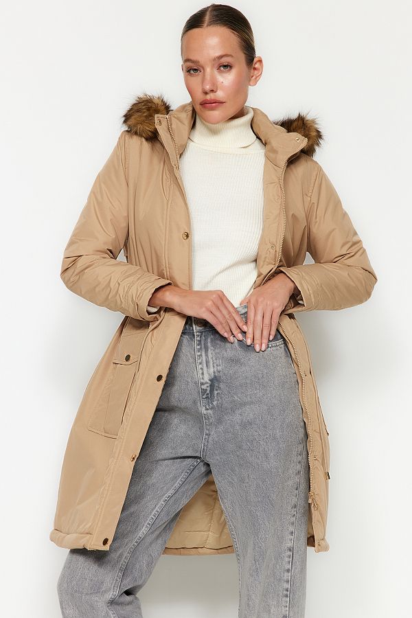 Trendyol Collection-Beiger, wasserabweisender, langer Parka mit Fellkapuze TWOAW24KB00111 1