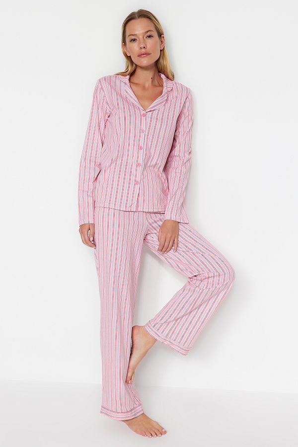 Trendyol Collection-Nachtwäsche-Set aus rosa gestreiftem Hemd und Hose, 100 % Baumwolle – THMAW24PT00144 1