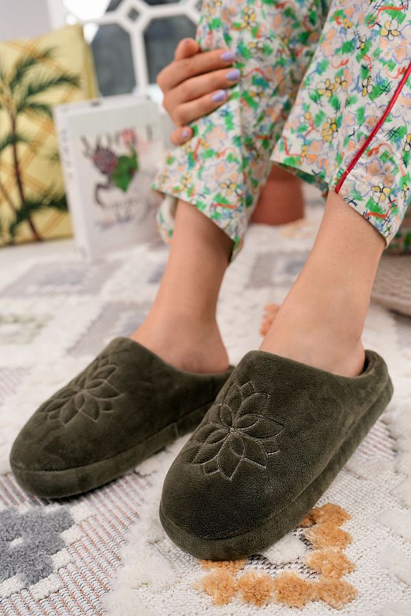 House slippers with grip shop