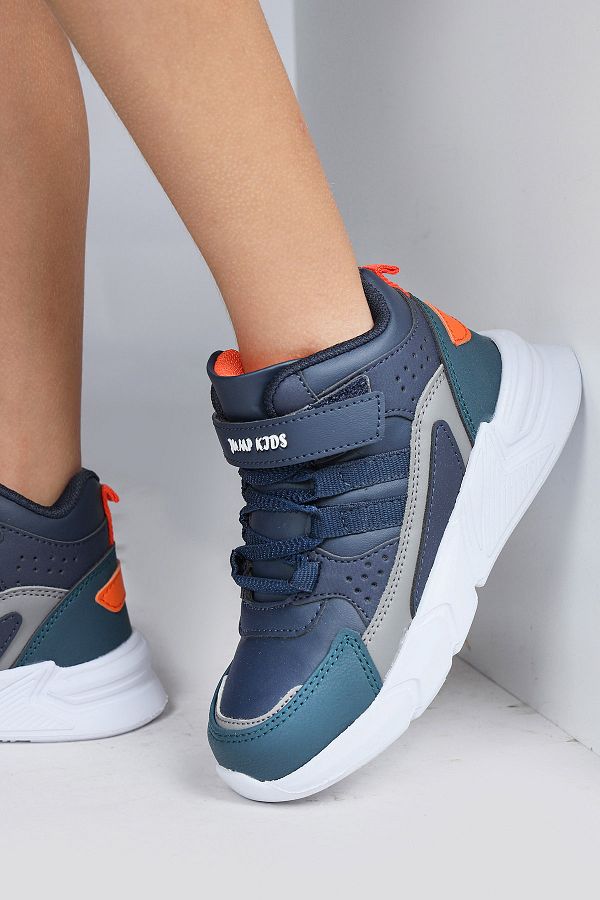 Navy blue winter shoes top
