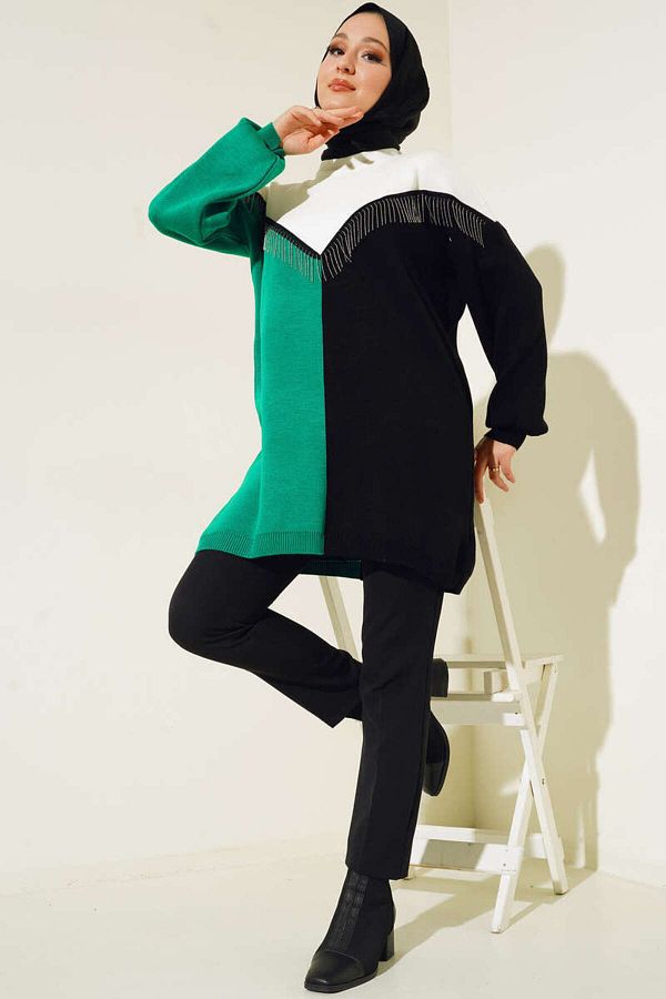 Flamingo-Triklo Tunic with V-Chain Detail on the Front 1