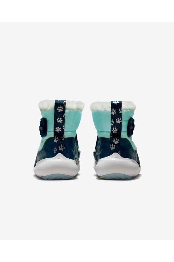 Nike store carry swow boats clearance