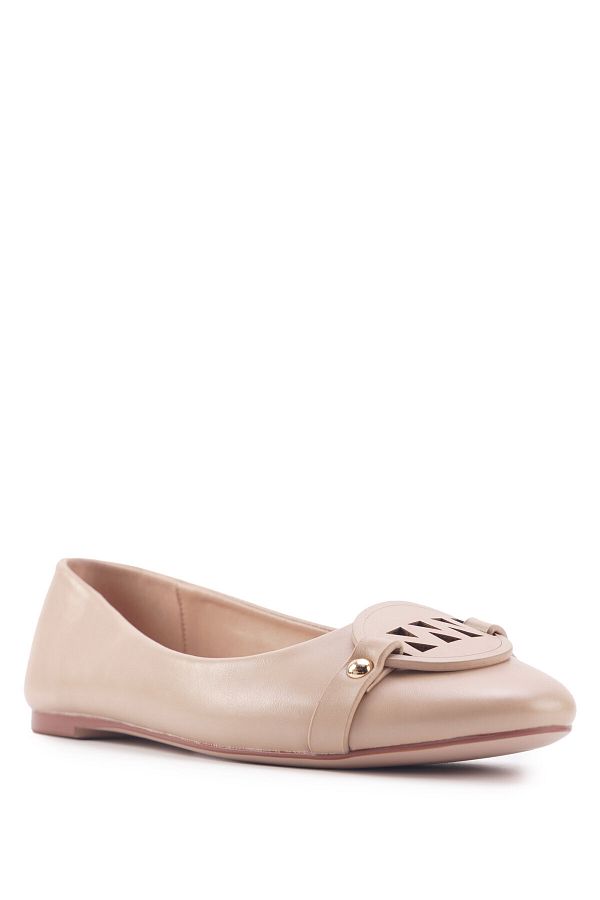 Ballerinas nine west store