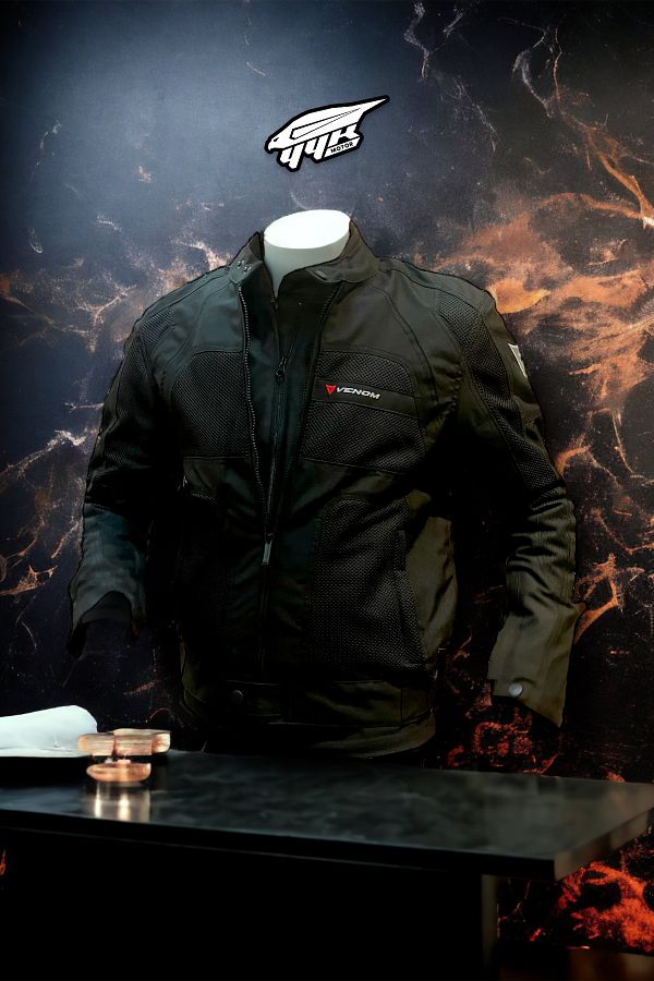 Dynamic motorcycle jacket clearance