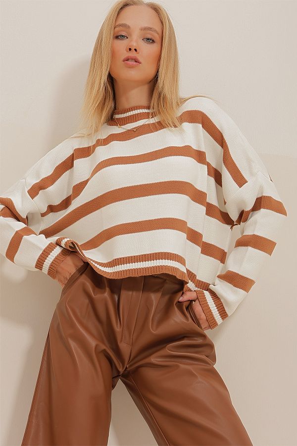 Trend Alacat Stili Women s Biscuit Crew Neck Striped Crop Oversize Knitwear Sweater ALC X10973 Trendyol