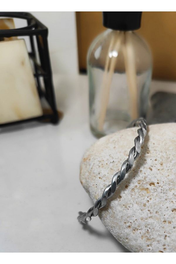 KAVELE-Silver Color Twist Bracelet 1