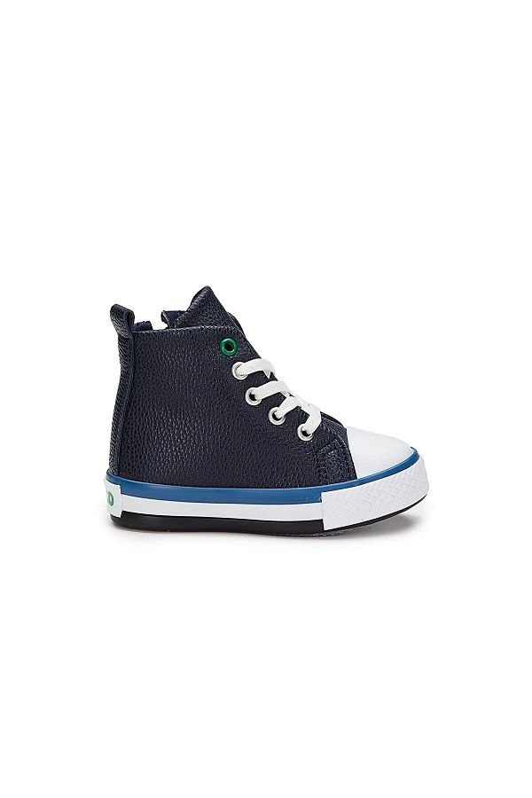 Size 22 in children's shoes shop