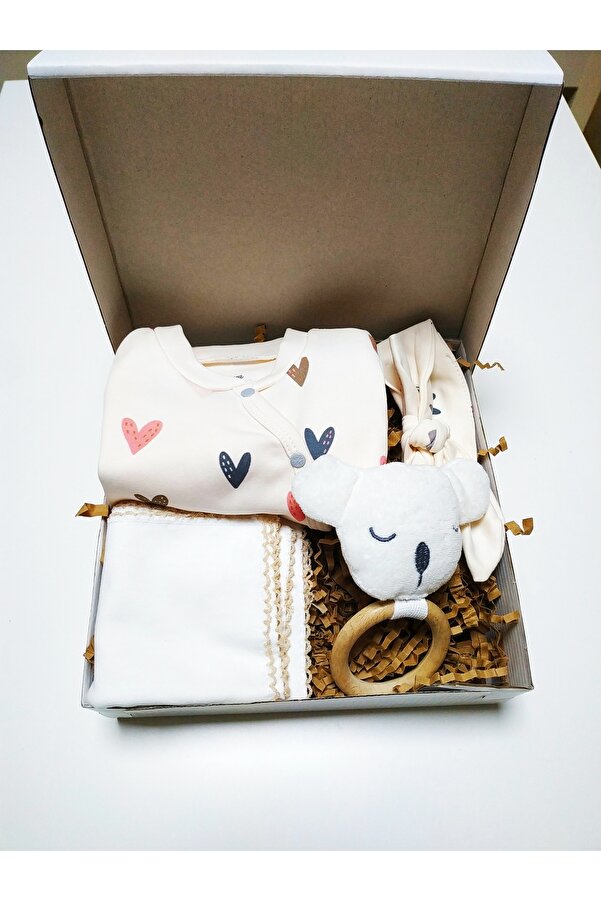 nc gift Bebek Hediye Seti Önden Çıtçıtlı Patikli Tulum + Mendil + Çıngırak Dişlik Set