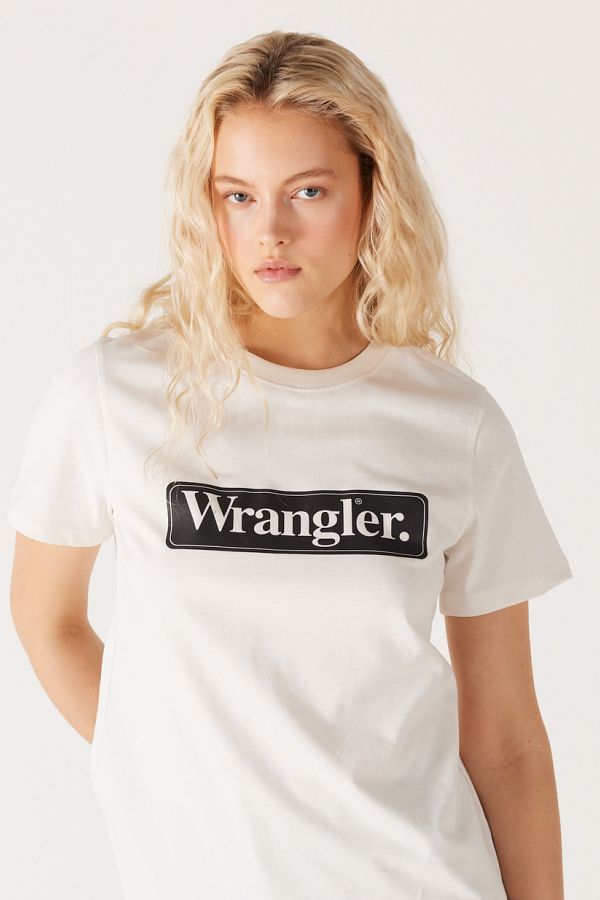 WRANGLER-تيشيرت أبيض مكسور بياقة دائرية من القطن بنسبة 100% مقاس عادي 1