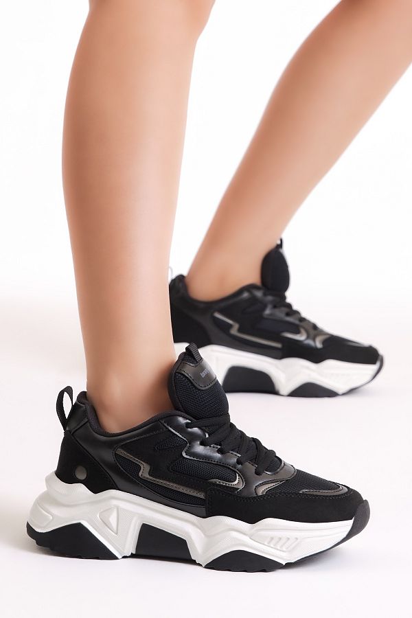 Tonny Black-Schwarz-weißer Damen-Sneaker mit Poly-Sohle und seitlichen Streifen und detaillierter hoher Sohle 1