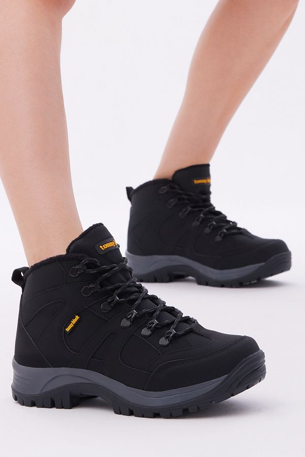 Tonny Black-Unisex Black Trekking Boots V2rts 1