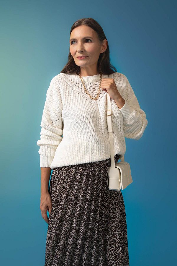 DeFacto-Pullover aus Selanik-Stoff mit Rundhalsausschnitt und normaler Passform 1