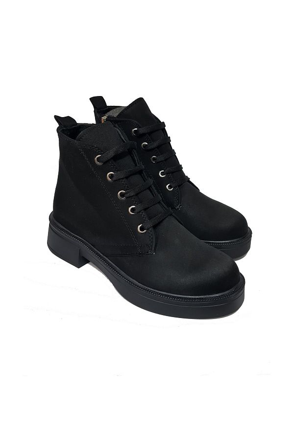Flat bottom boots top