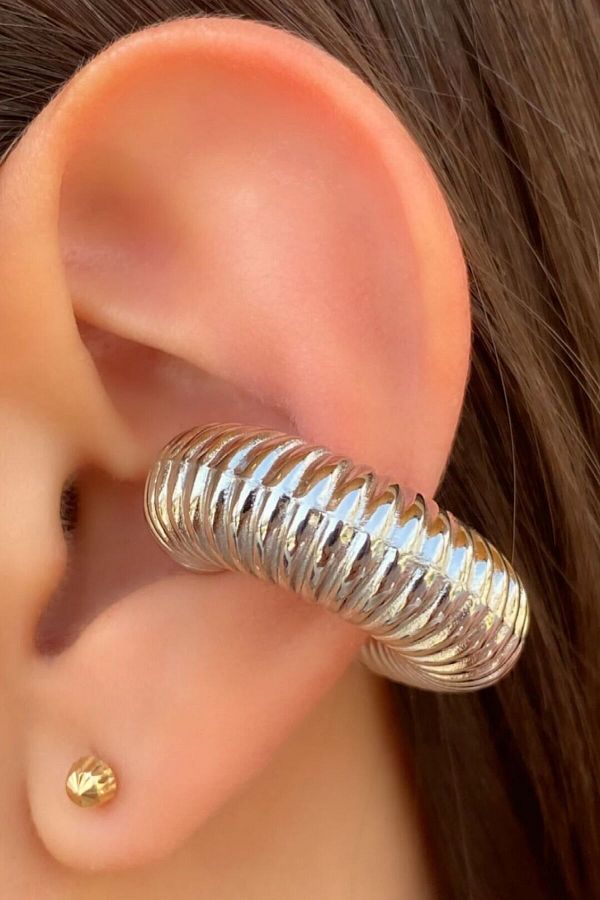Wide cartilage stud deals