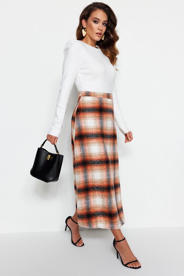 Trendyol Modest-تنورة شتوية منقوشة باللون البرتقالي TCTAW22EE0006 1