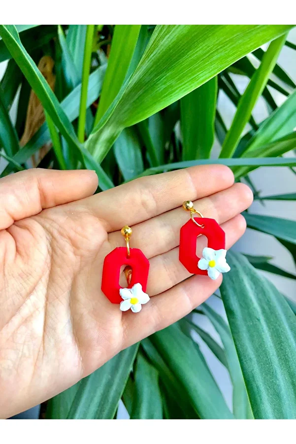 TREND-Red Polymer Earrings with White Minimal Flowers 1