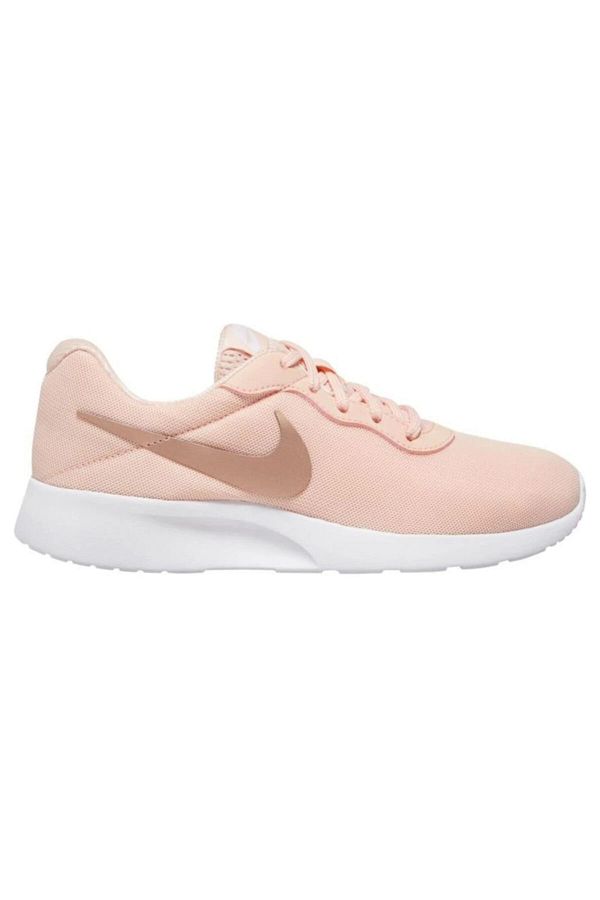 Nike Tanjun Women s Red Casual Shoes Trendyol