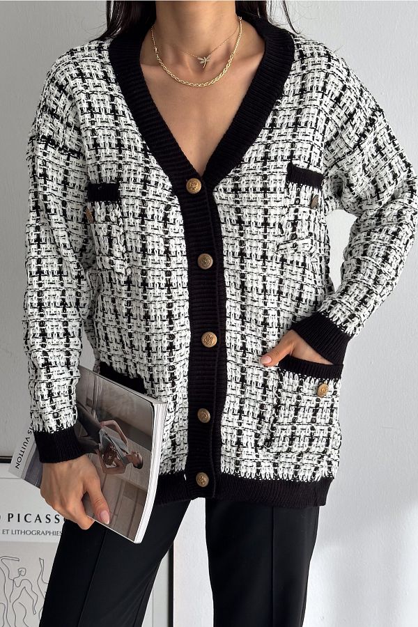 FEMELLE-Standard Size V-Neck Button Detailed Pocket Knitted Cardigan 1