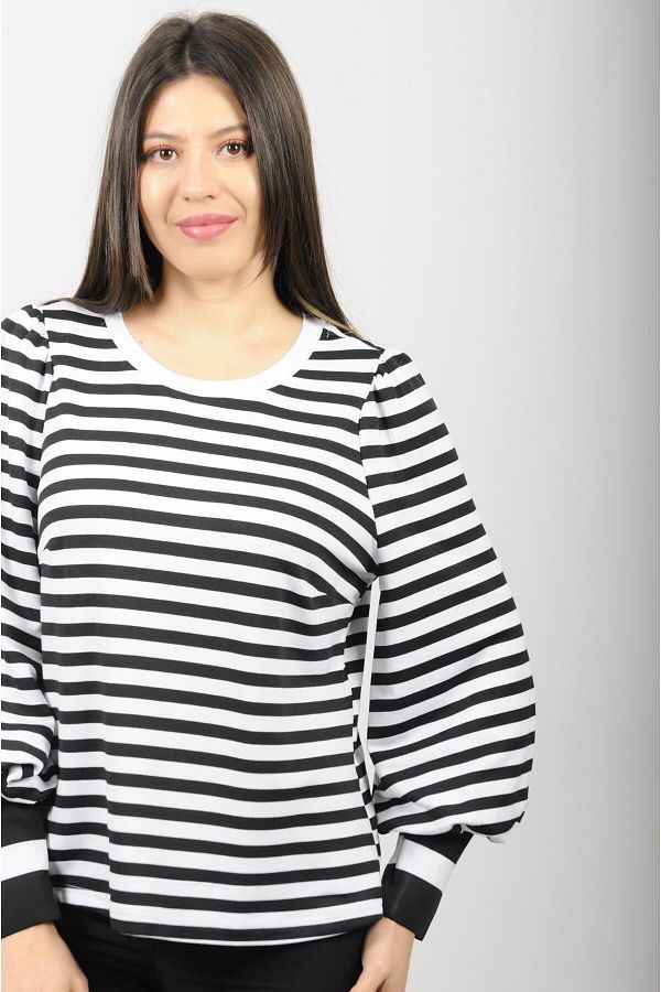 Cliche Women s Striped Sweatshirt with Ribbed Sleeves. Trendyol