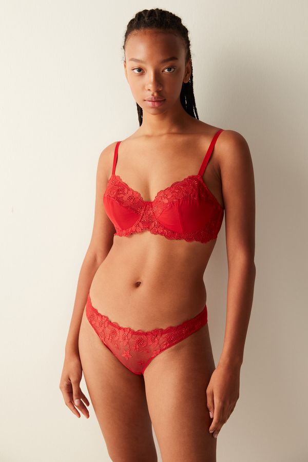 Penti Red Bra with Curvy Embroidery Detail - Trendyol