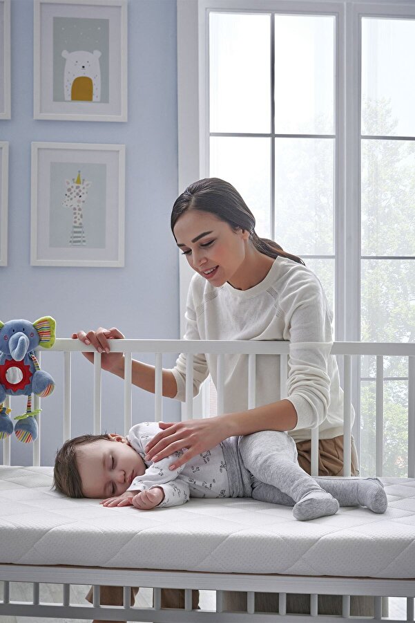 Yataş Mini Ninni Yıkanabilir Kılıflı Sünger Bebek Yatağı