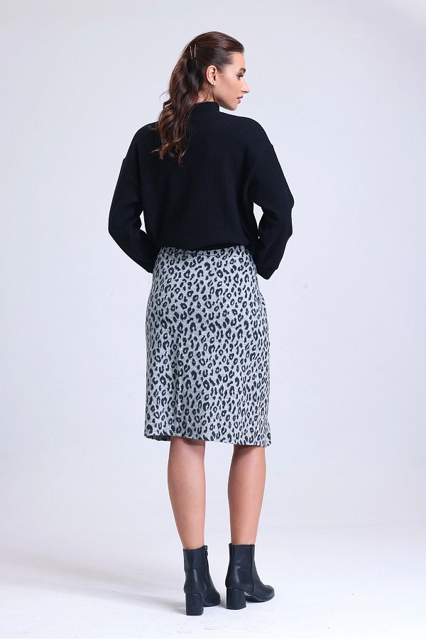 She Wears Leopard Patterned Midi Skirt with Elastic Waist and Pockets EX 22 Trendyol