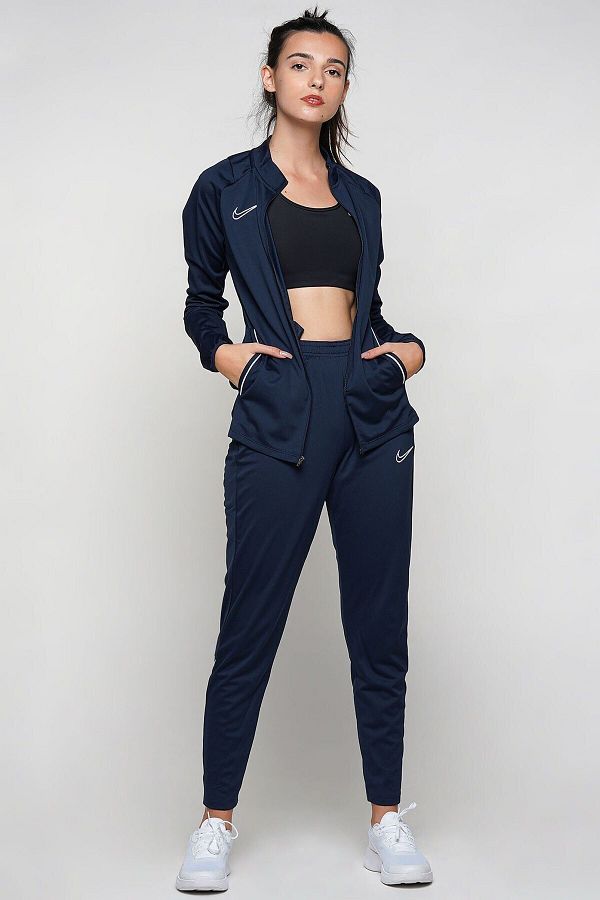 Nike sweatsuit set womens discount