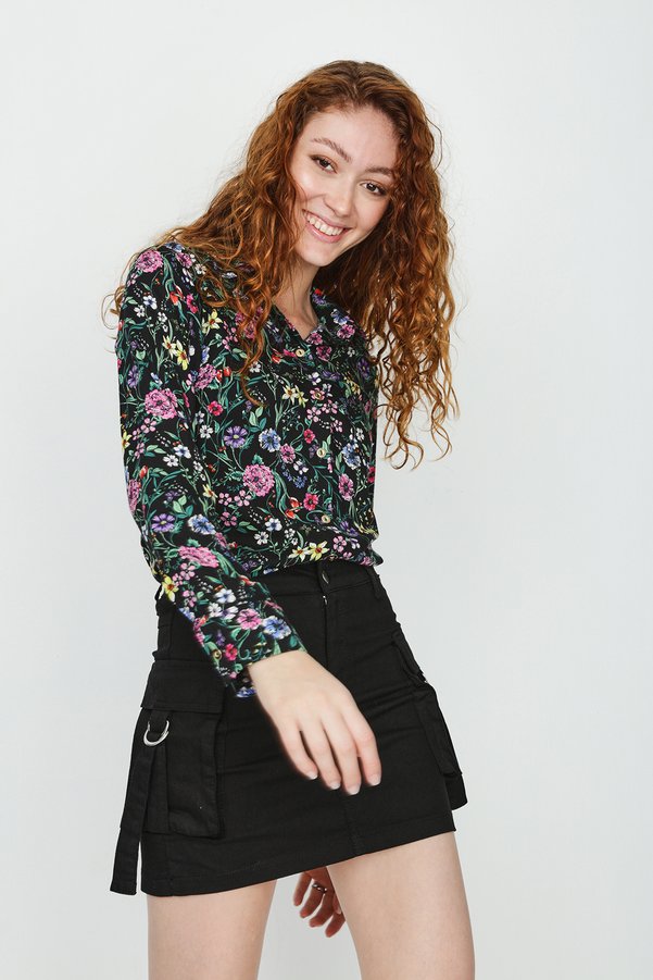 Select Moda Women's Black Floral Patterned Shirt