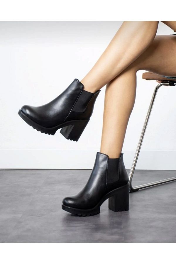 Elastic heeled booties discount