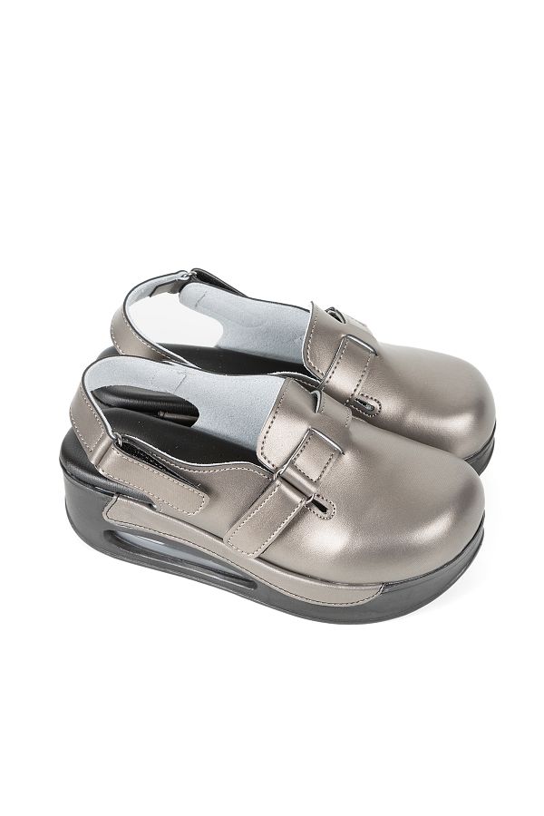 Slippers with velcro straps top
