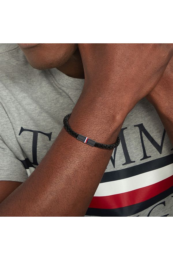 Tommy bracelet store