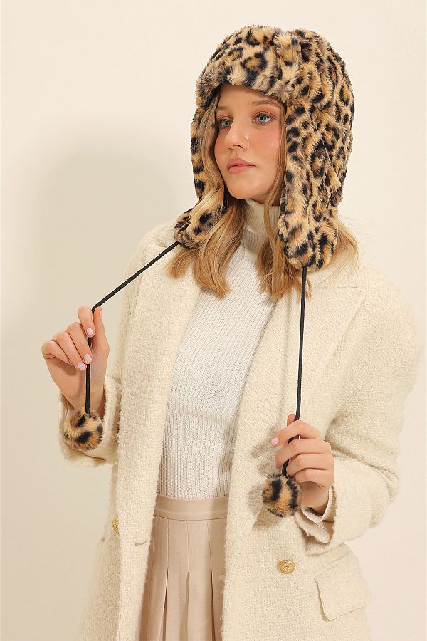 Trend Alacat Stili Women s Leopard Patterned Hat with Headphones ALC X11345 Trendyol