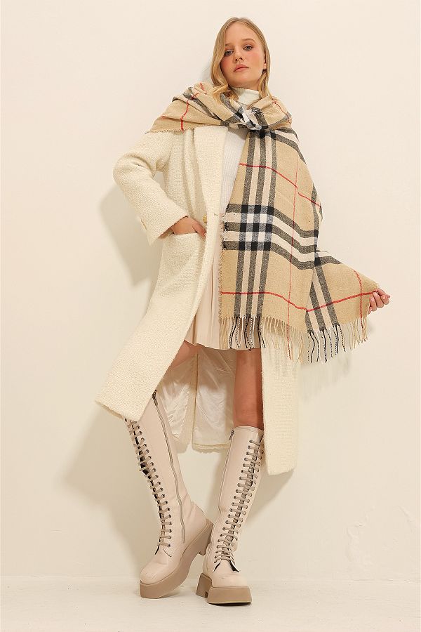 Trend Alaçatı Stili-Beigefarbener Schal mit Karomuster für Damen ALC-X11351 1