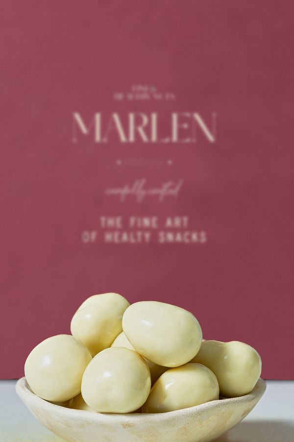 Marlen-Premium White Chocolate Ivory Strawberry Dragee 500g 1