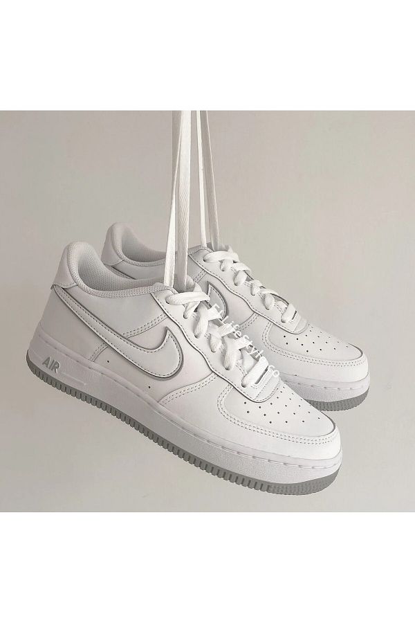 Nike flat tops discount
