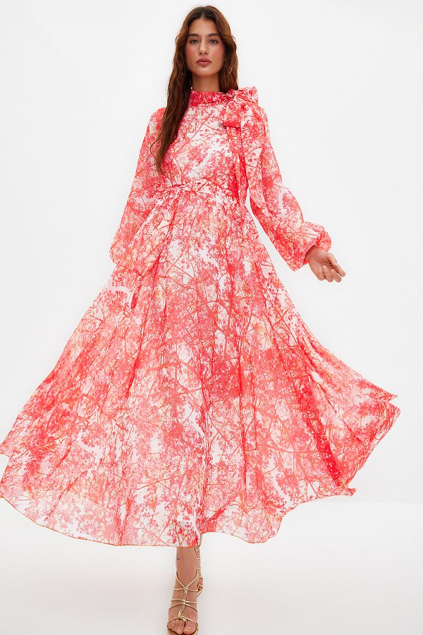 Trendyol Modest-Rotes, mit Blumenmuster gefüttertes, langes Chiffon-Abendkleid TCTSS24EB00040 1