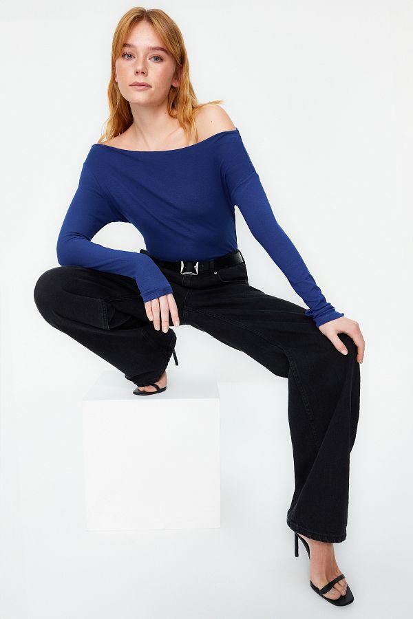 Trendyol Collection-Premium ανοιχτό μπλε ναυτικό πλεκτή μπλούζα με λαιμόκοψη - TWOAW24BZ00227 1
