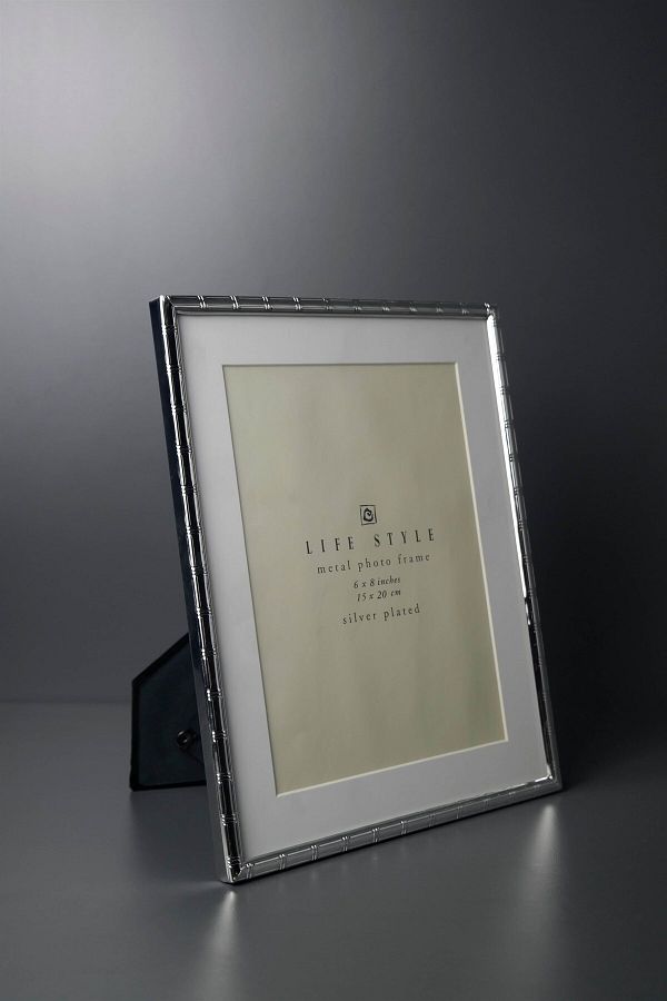 Joy Home-Silver Color Metal Surface Line Patterned Inner Layer Picture Frame Small 21*26 Cm 1