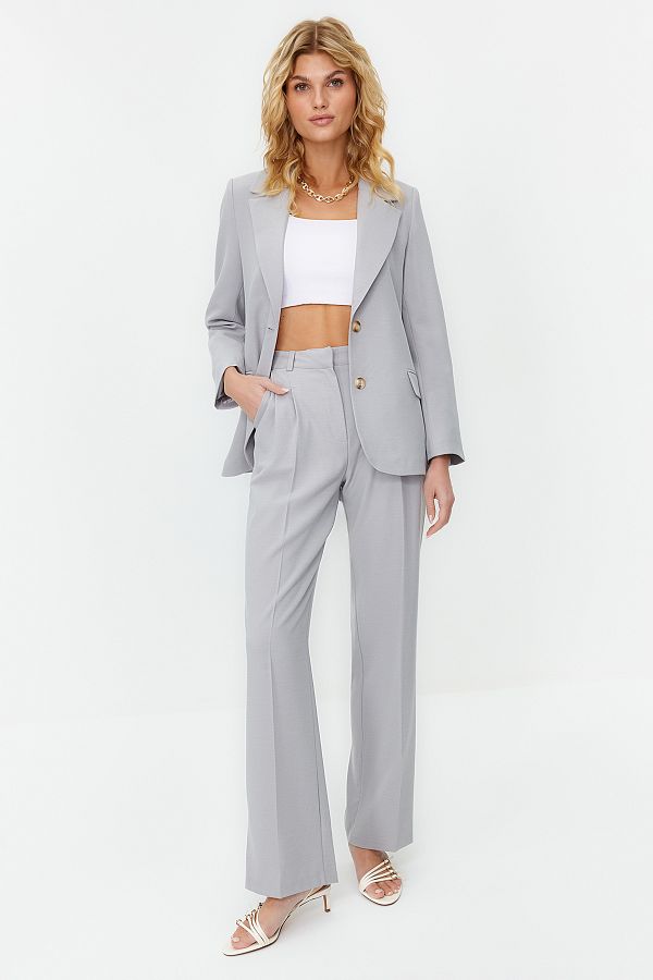 Trendyol Collection-Graue, gerade geschnittene, plissierte Webhose in limitierter Auflage TWOAW23PL00401 1