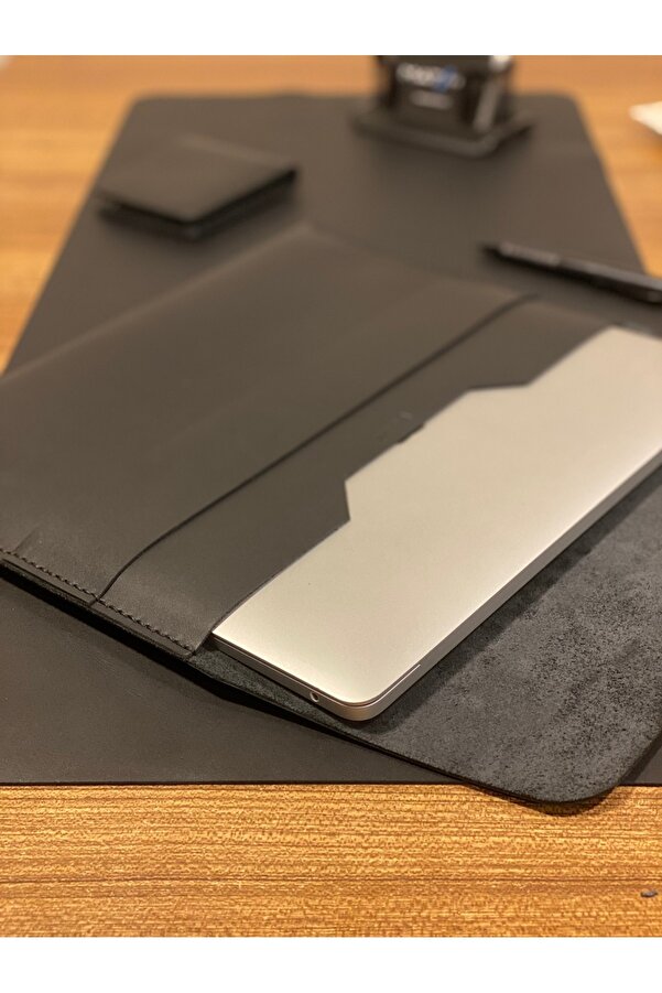 MAT Deri Macbook Pro 16 Inch Case Black Genuine Leather Handmade