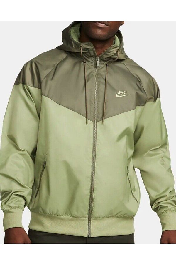 Nike sports windrunner jacket 2025