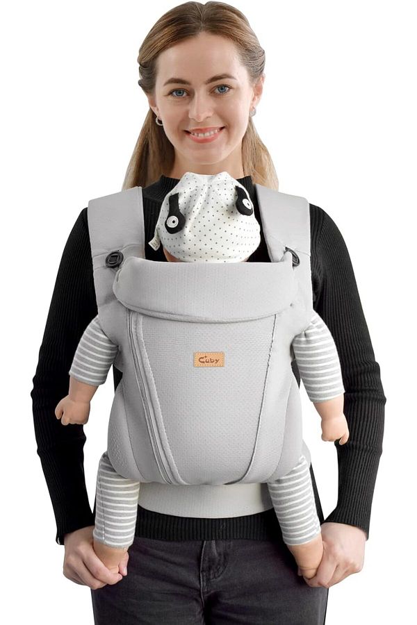 Baby carrier with zipper outlet